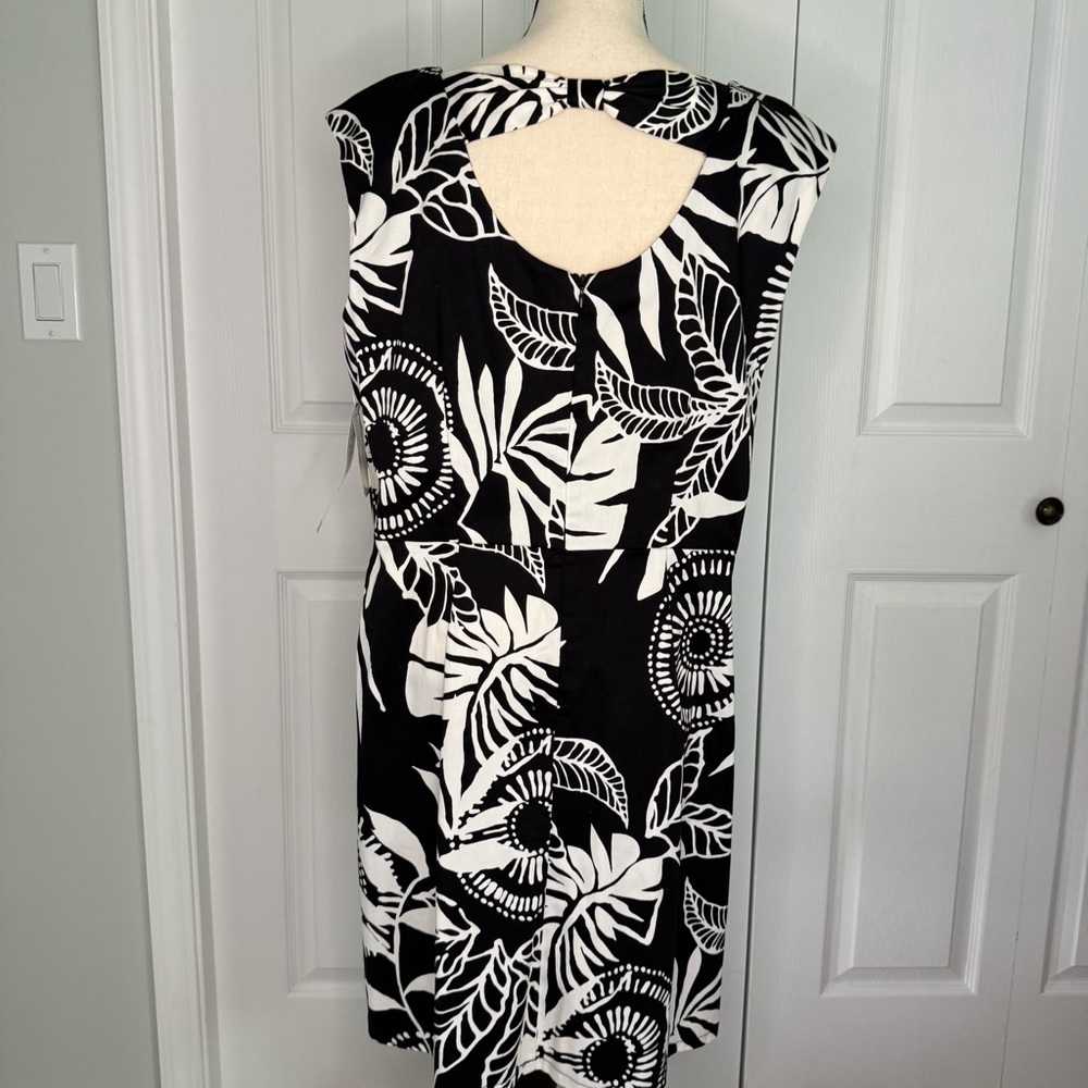 NEW Perceptions Black and White Classy Sleeveless Sheath Dress SIZE 16 - Picture 2 of 11